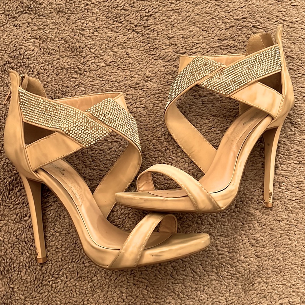Tan heels with diamond detail